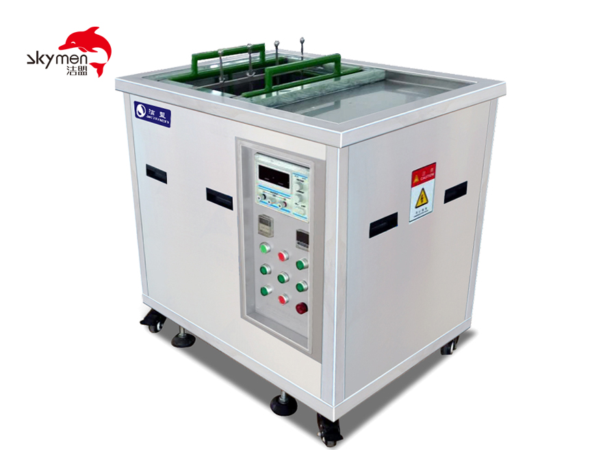 橡膠模具臟了怎么清洗？用電解超聲波橡膠模具清洗機輕松搞定